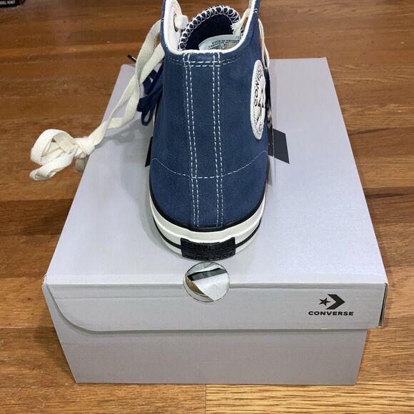 Chuck Taylor All Star Pro Suede in Navy - Size 8.5 (runs 1/2 size big) - Picture 3 of 6